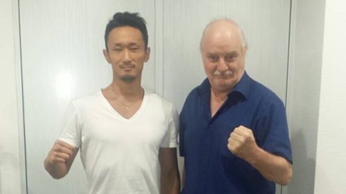 ムエタイ世界王者・梅野源治選手ご来店！